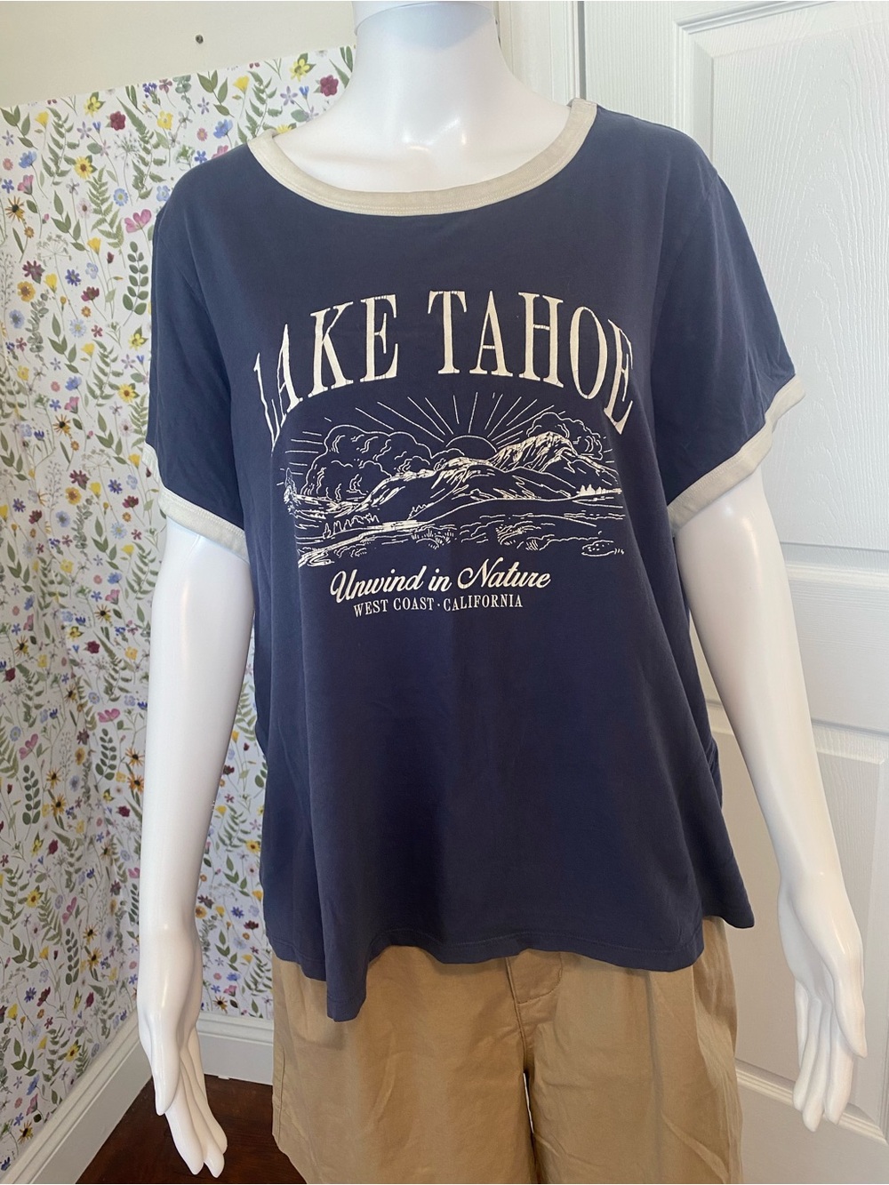 Old Navy WMN’s Lake Tahoe Graphic Ringer Tee - Navy and Cream Size XL